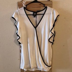 NWOT Bobeau Blouse